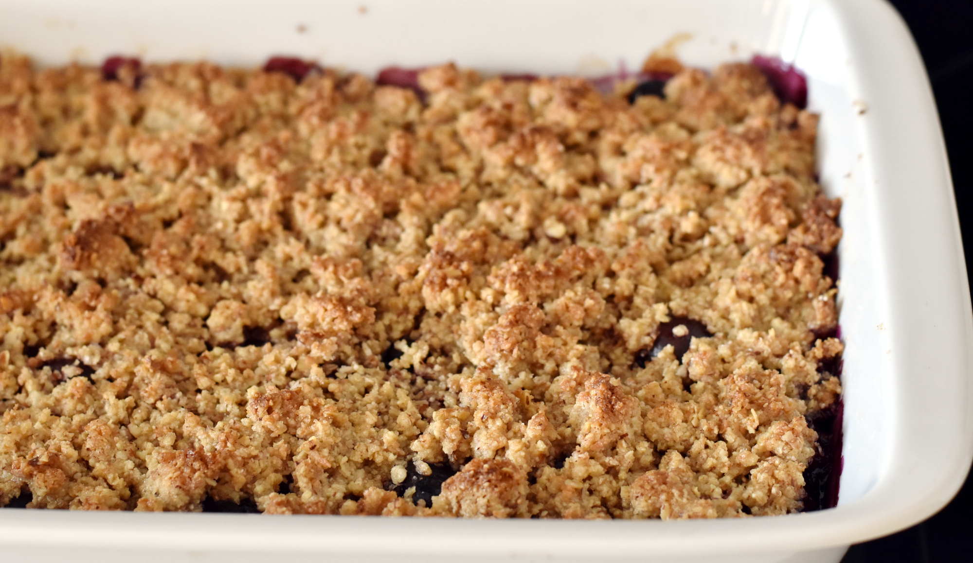 Crumble er god både som dessert - især om sommeren - eller til en kop eftermiddagste om vinteren