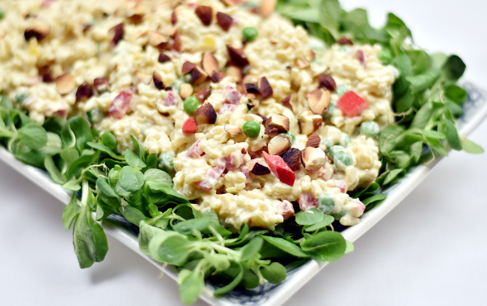 Rissalat med creme karrydressing