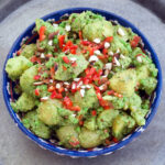 Kartoffelsalat med spinatpesto