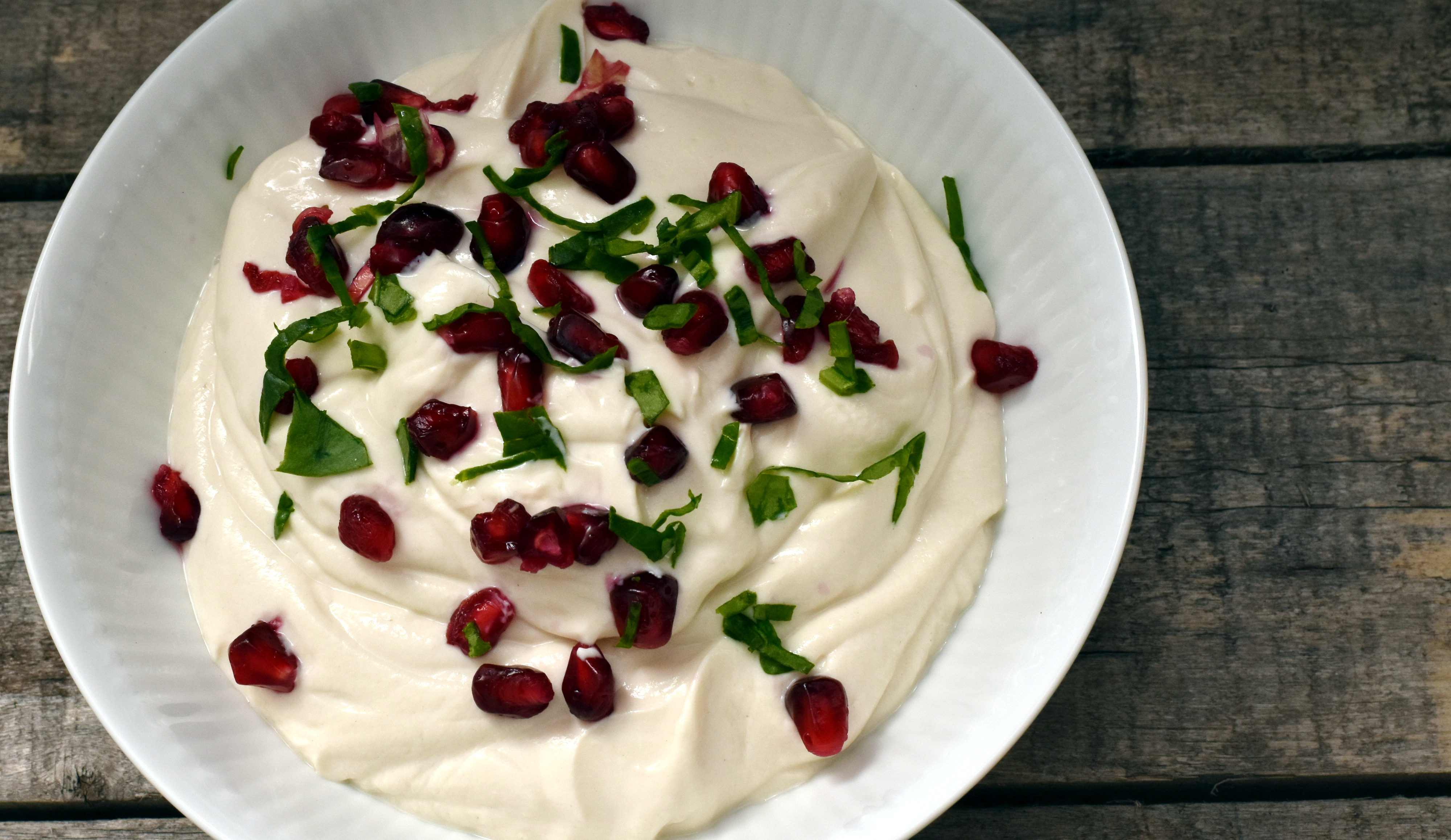 Cremet youghurtdressing med tahin