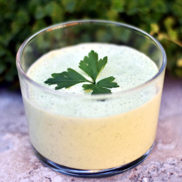 Fetadressing med basilikum Dagens tallerken