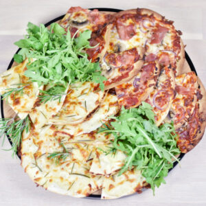 Tortillapizza med skinke og med kartofler