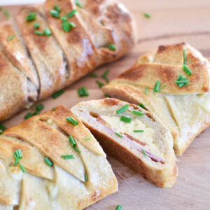 Flettet calzone med skinke og røræg