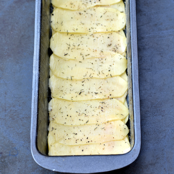 Pommes Anna opskrift på det lækreste kartoffeltilbehør, perfekt til