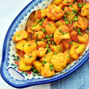 indisk blomkål og kartoffelfad