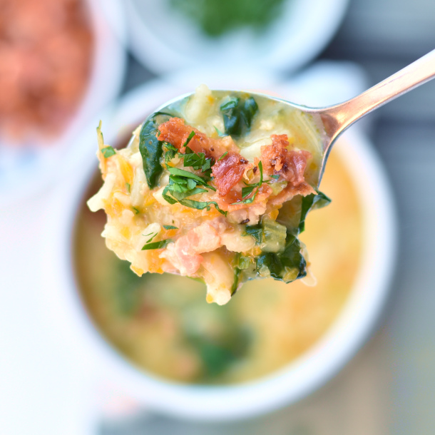 Cremet kyllingesuppe med bacon og ris